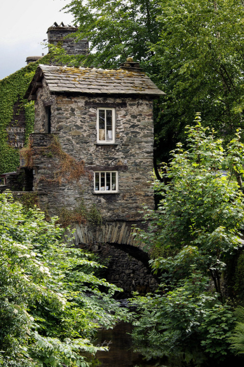 medieval-woman - Bridge House - Ambleside England by Dominic...