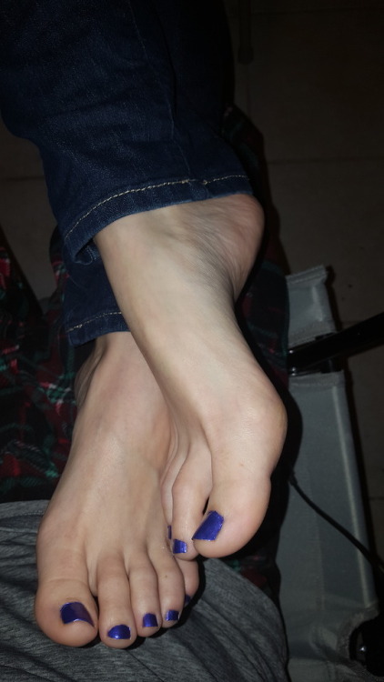 myprettywifesfeet:my pretty wifes cute little purple toes and...