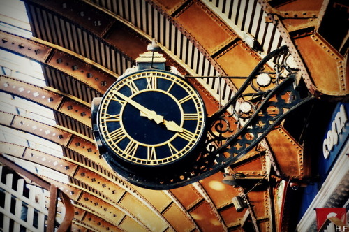 Vintage clock, York railway station.