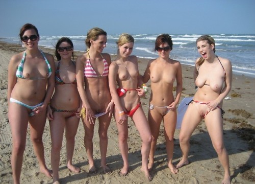 gothebiguy:Groups of nude girls.