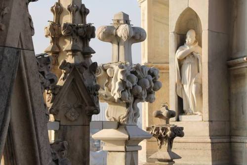 cristianocattolico1 - Statue e guglie sul Duomo di Milano