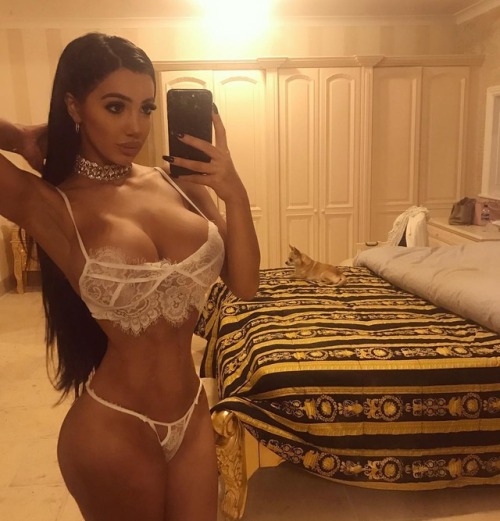 Chloe Khan, the mother of all Instagram Hoes ♥