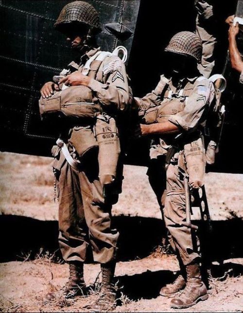 warhistoryonline - 82nd Airborne Division paratroopers in Tunisia...