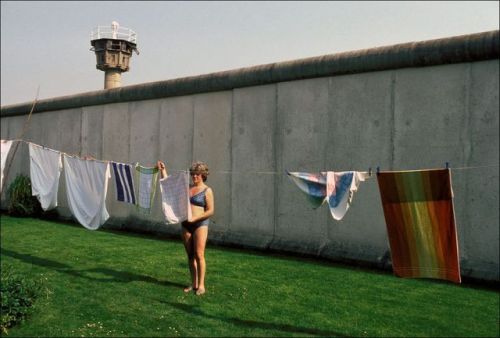kulampara - Berlin Wall, 1986… Photo by Patrick Piel/Gamma-Rapho...