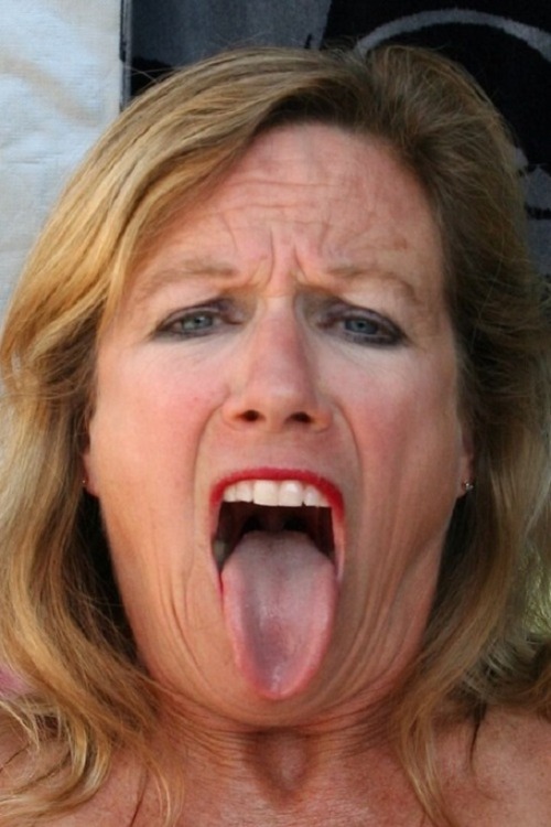 older-women-amateur - Une belle bouche à remplir de sperme...