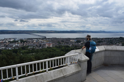 on-misty-mountains - Dundee Law in Summer