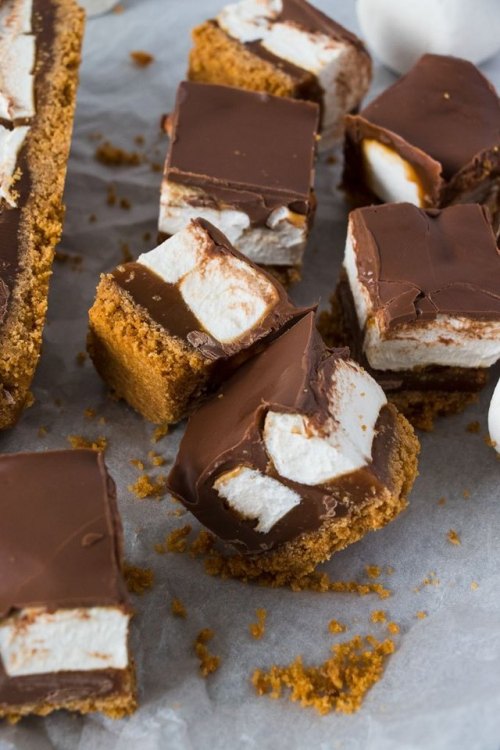 fullcravings:Caramel Chocolate Marshmallow Cookie...