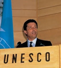 ‪Federico Mayor Zaragoza (53) ha sido elegido tras reñida votación como nuevo Director General de la UNESCO #l191087‬