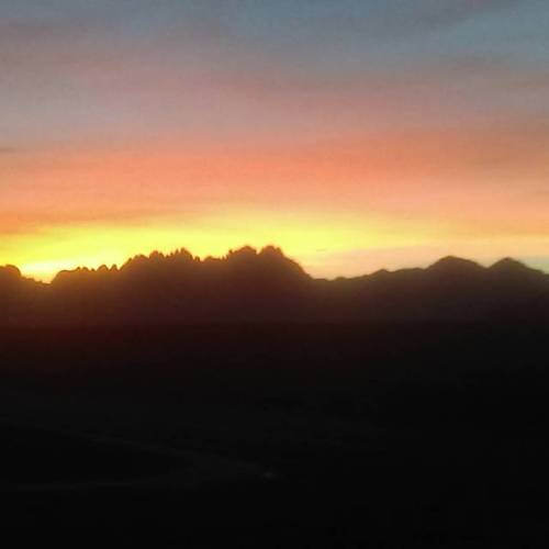 Sunrise over the mountains. #newmexico #nofilter #lascruces (at...