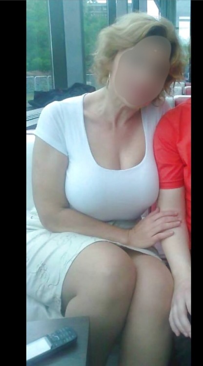 deviantmomma:sexy mom, Sue, 59 years old. Son is 28