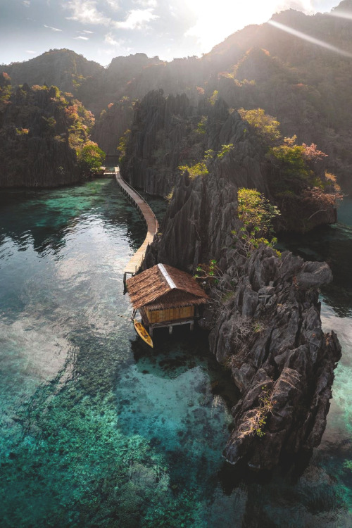 lsleofskye:Early mornings in Coron are as close to paradise as...