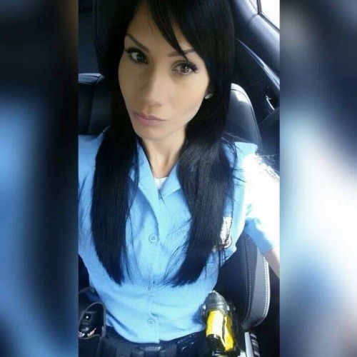 elneneencantador - blackstallionpr - Fotos de mujer policia de...