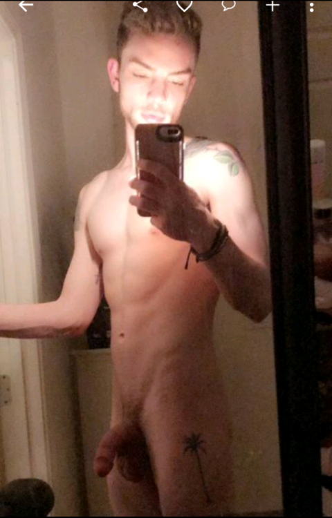 The guy that suck my cock at dressing room !