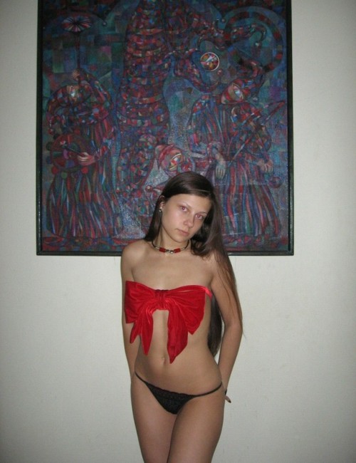 lonely-sexy-teenrw:KatiePics number: 22Single: Yes.Looking...