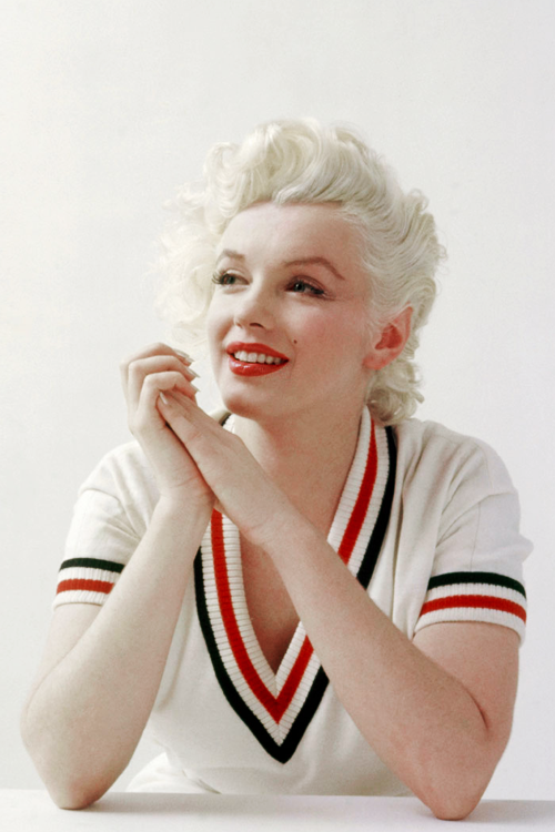 vintagegal: Marilyn Monroe photographed by... - NECROPOLIS METROPOLIS