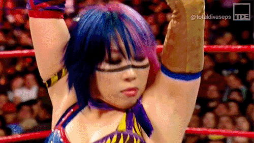 [RAW #2] Match 5 : Ronda Rousey vs Asuka Tumblr_p1lghe9Nd01u1ljrzo1_500