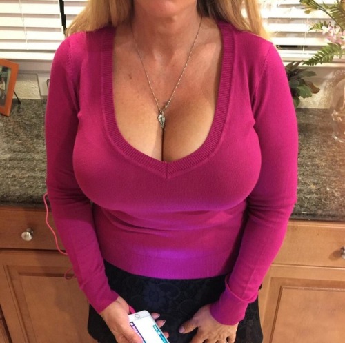 wetdarlene:1000s of h0rny babes are looking someone to fuck in...