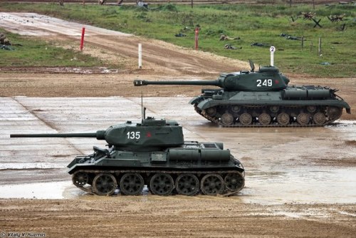 bmashina - T-34-85 and is-2.