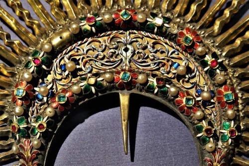 barbucomedie - Enamelled Silver-Gilt Halo with Rubies and...