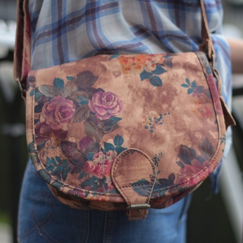 sosuperawesome - Floral Leather Bags, by Odi Lynch on EtsySee...