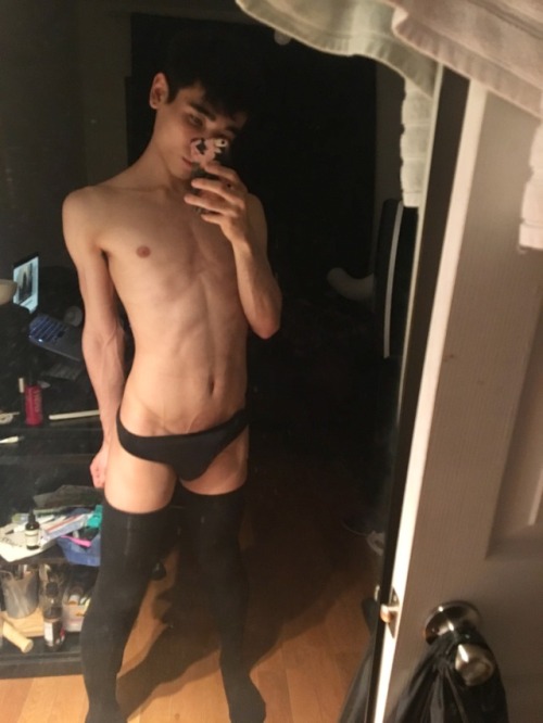 batsexual - theboyunderyou - i love thigh highs Agreed!