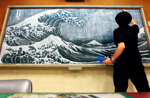 黒板アートで「君の名は。」　美術講師がチョークで再現：朝日新聞デジタル