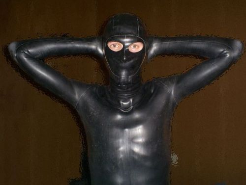 rlmoby62blog - it’s me! rlmoby62!I want to be Rubber-slave-doll...