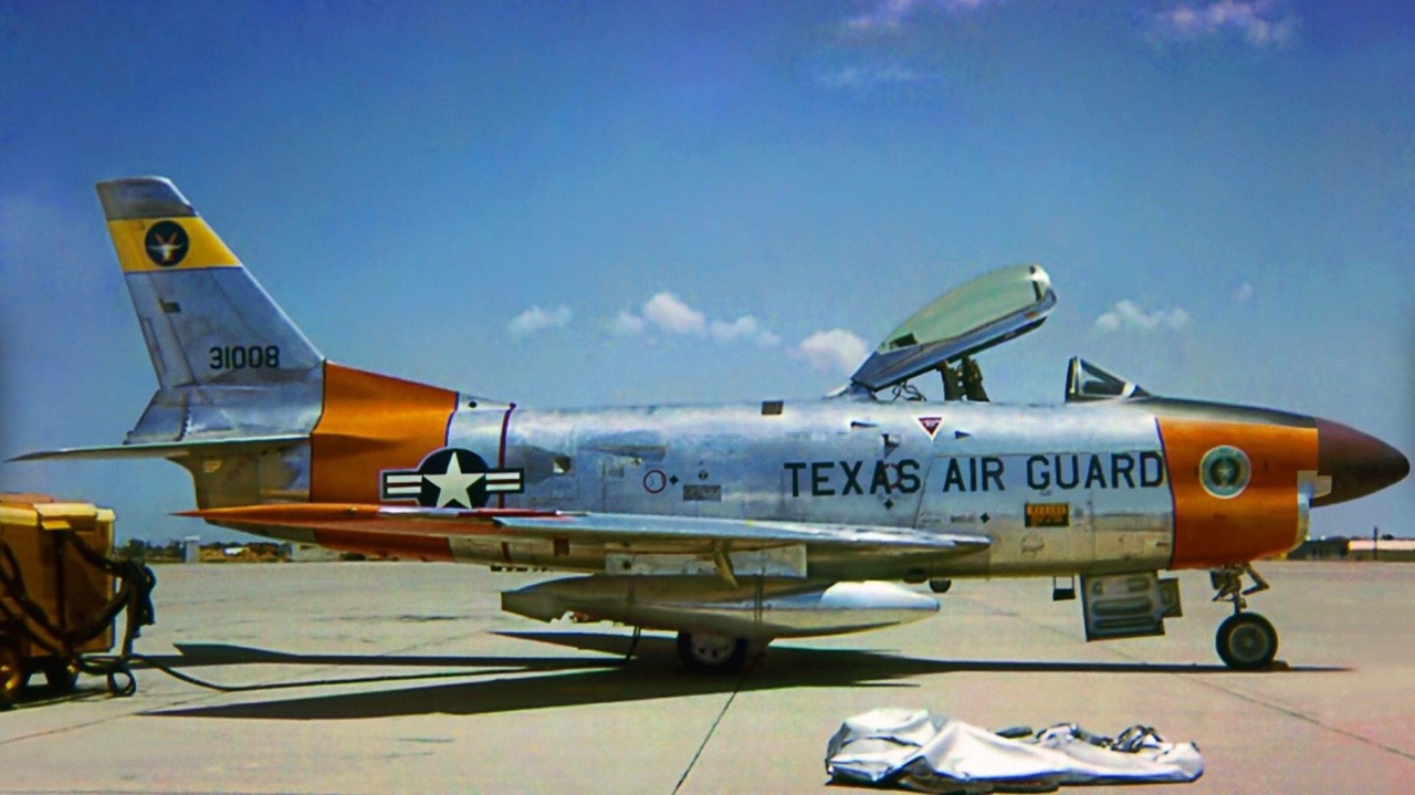 F-86D Texas Air Guard (KH 1/32) Tumblr_p5xo6enVQ01s6qr4mo1_1280