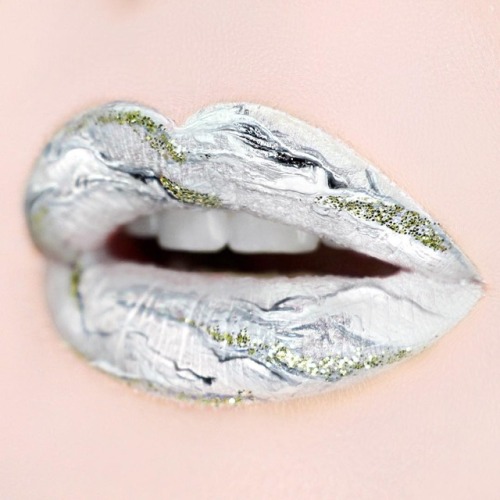 graphigeek - Beautiful Lips Painted Like Exquisite StatuesWhile...