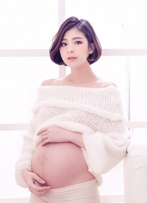 Pregnant Asian Mommies