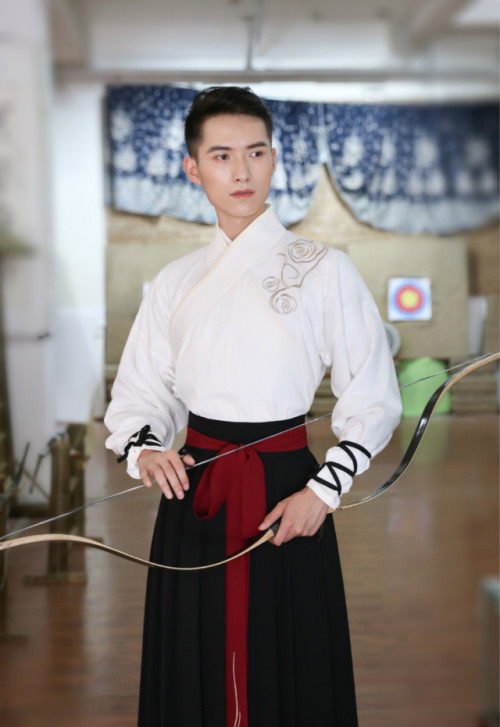 changan-moon - Traditional Chinese hanfu for archery by 重回汉唐