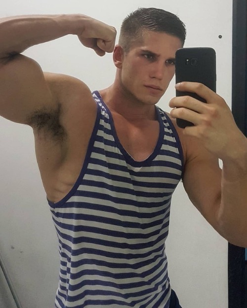 bigtexmusc - Handsome boy, great pits