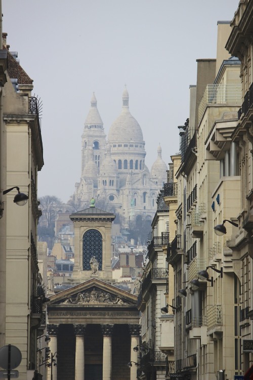 @youllneverknowhowmuch Sacre Coure on Butte Montmatre