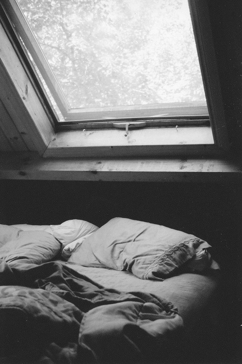 empty bed on Tumblr
