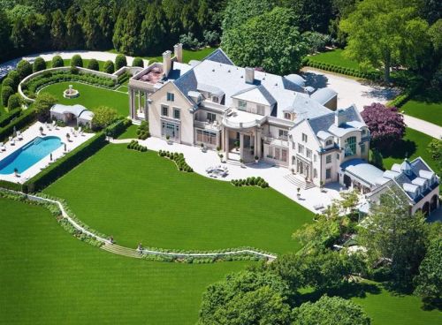 decorkiki:

For Sale: Villa Maria, one of Long Island?s…