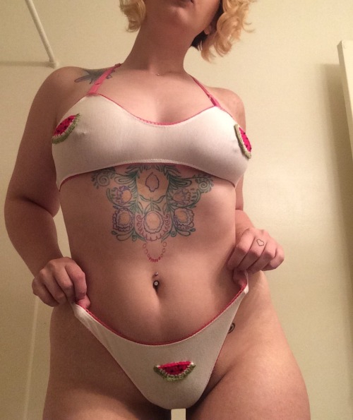 whitebootylov3r - curvyisbetter - Oh hell yeah! Stunning natural...