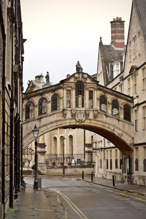 ghostlywatcher - Hertford College. Oxford