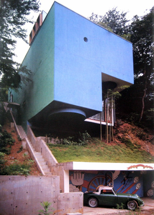 yourstyleiscool:
“ 1971 Blue Box House | Designed: Mayumi Miyawaki | Tokyo, Japan
The Japanese architect, Mayumi Miyawaki, inherited a great skill in drawing from his father, Kazuo Miyawaki, and his mother, both of whom were artists, and he studied...