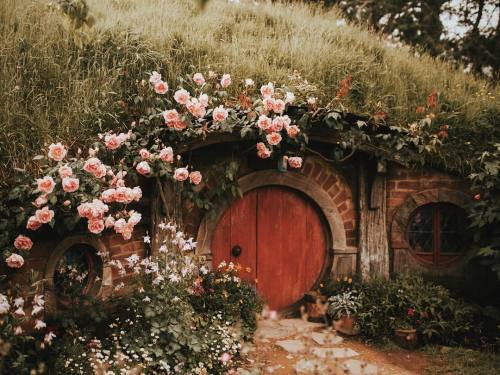 andantegrazioso - The Shire, Hobbiton, Middle Earth|...