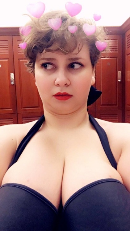 chubby-crybby - drowning in cleavage is the way to goMy Porn |...