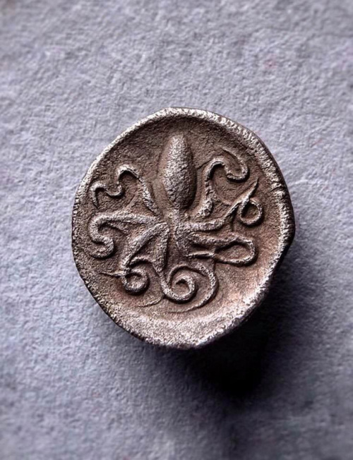historyarchaeologyartefacts - Coin (silver) from Syracuse, Greece...