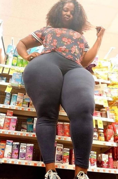 widehips-phatass - Super thick #widehips and #thickthighsShe...