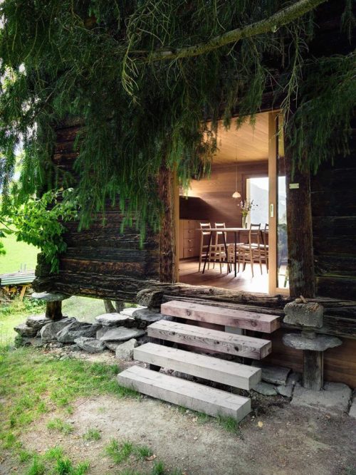 archatlas:Sarreyer Cabin by Rapin Saiz Architects