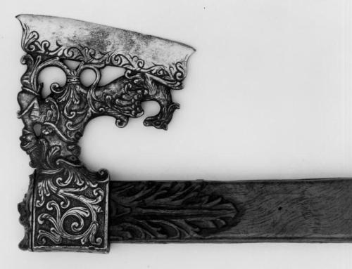 historyarchaeologyartefacts:An absolutely stunning axe,...