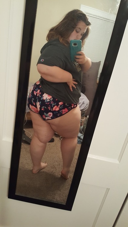 bigbootypandamoo - I got some new booty shorts yesterday.You...