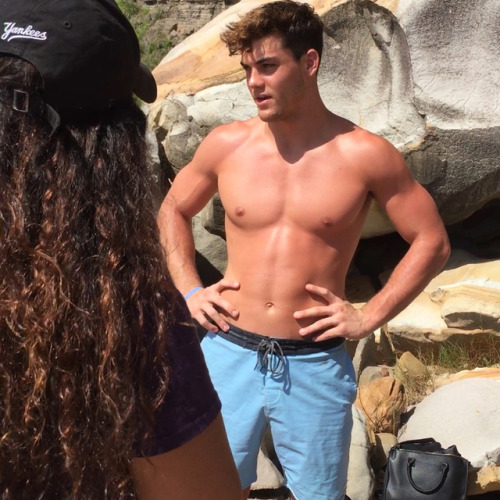 summer-15x - punishmedolans - Grayson with fans today...