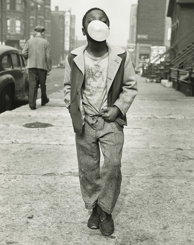 piecesofthe20thcentury: “ steroge: “ Marvin Newman, Boy blowing bubble gum, Chicago, 1951 Black Chicago ” 1951 ”