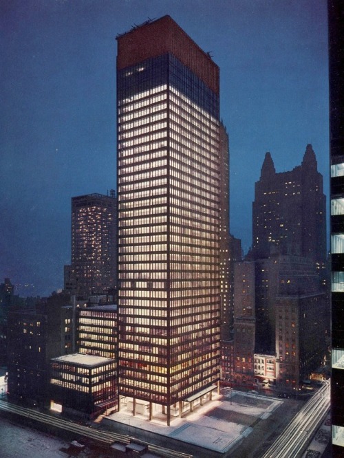 vintagemanhattanskyline - The new 38-story Seagram Building. 350...