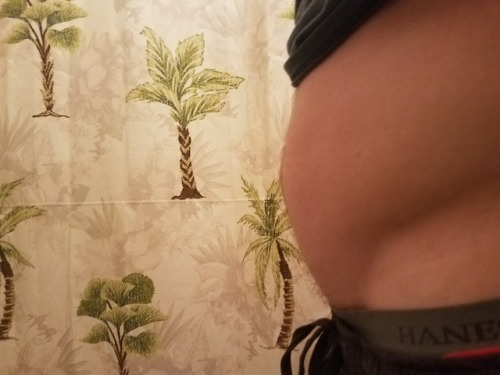 iholdmypee:I can’t hold it much longer. I’m getting all the...