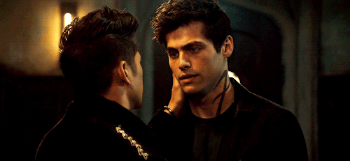 dimshums - #alec closing his eyes and leaning into magnus’s hand...
